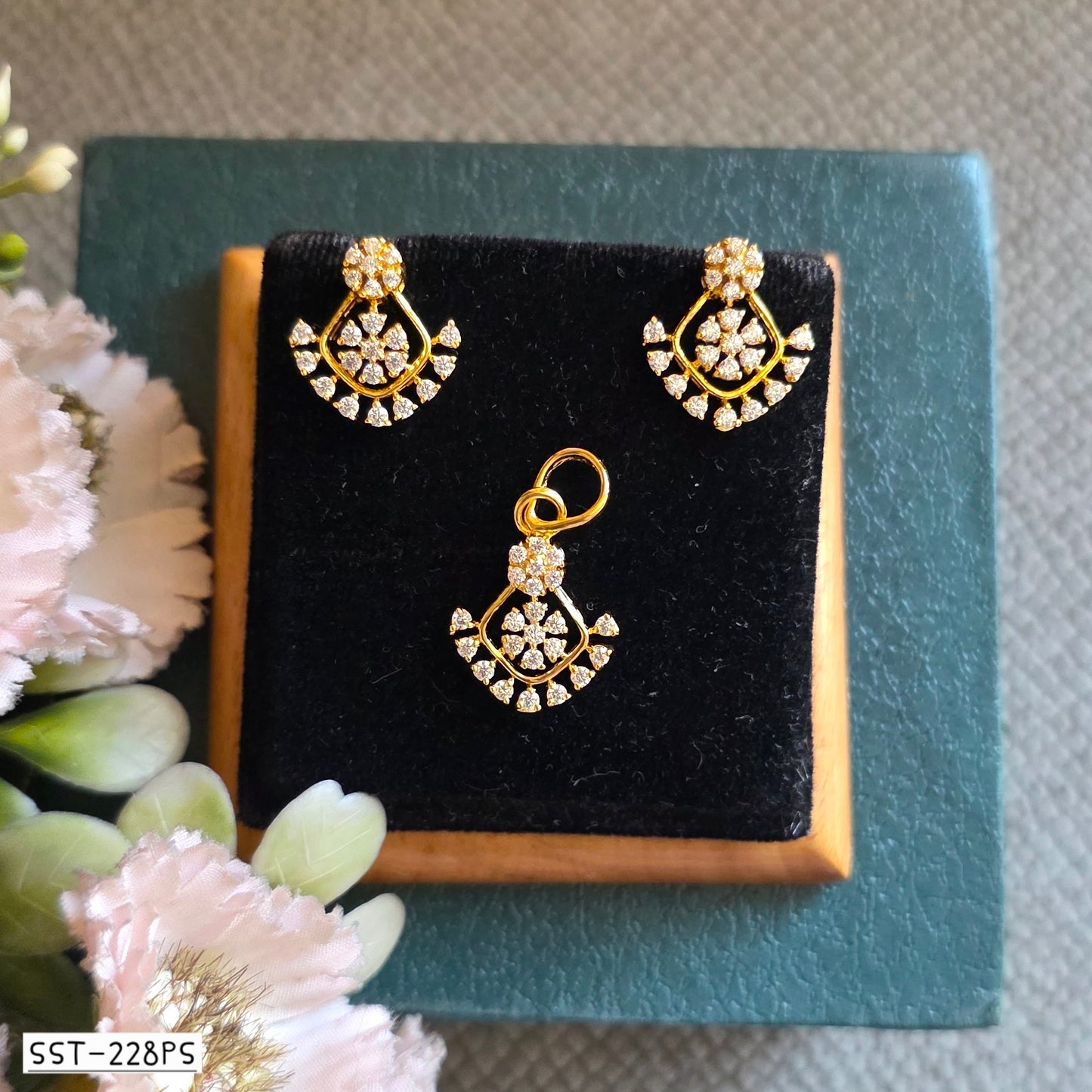 SST 228PS | FLORAL GEM EARRING PENDANT SET