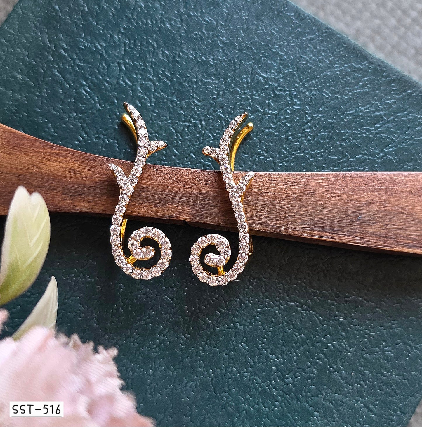 SST 516 |  SWIRLING VINE CUFF EARRINGS