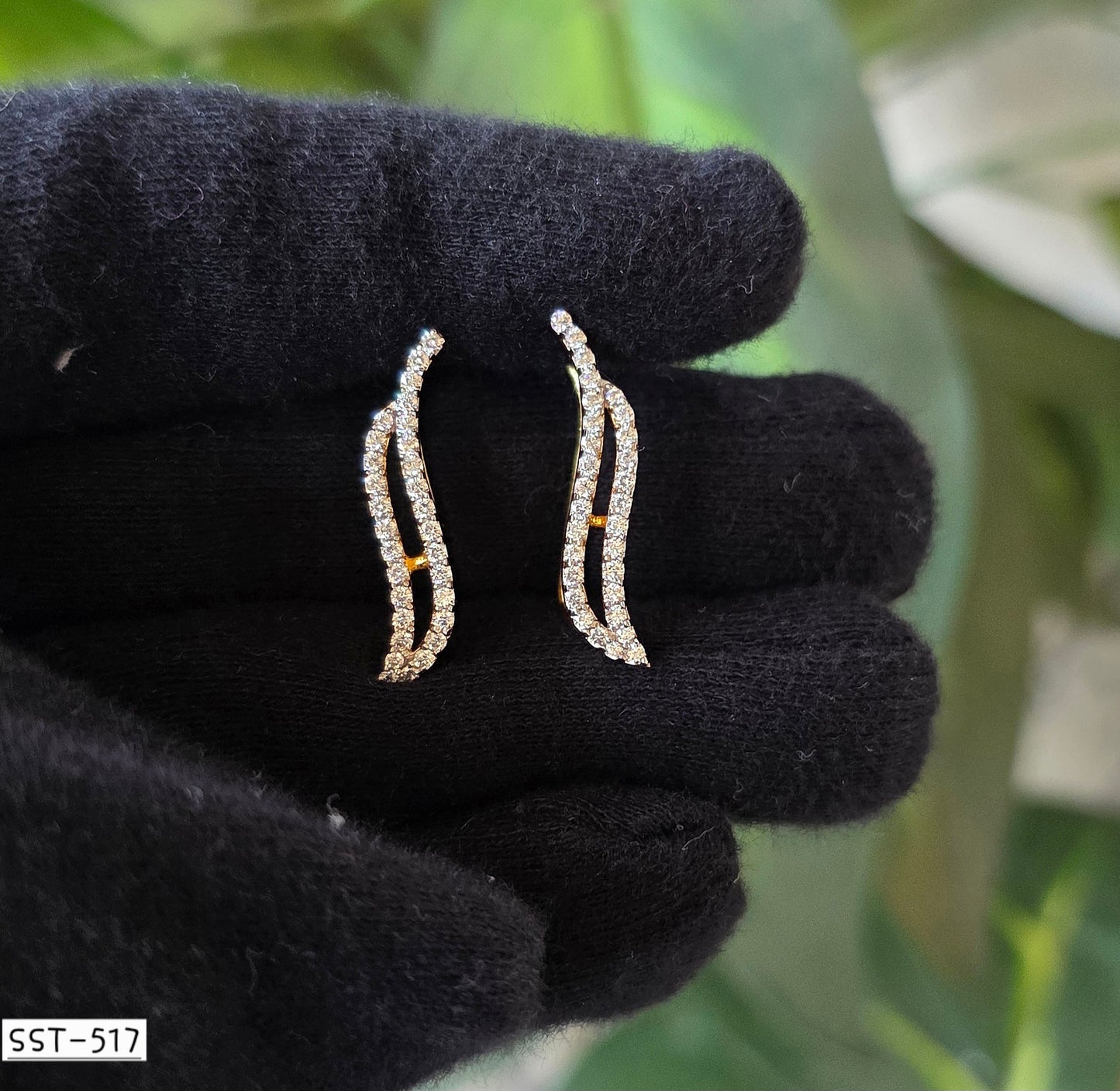 SST 517 | WAVY SPARKLE EARRINGS