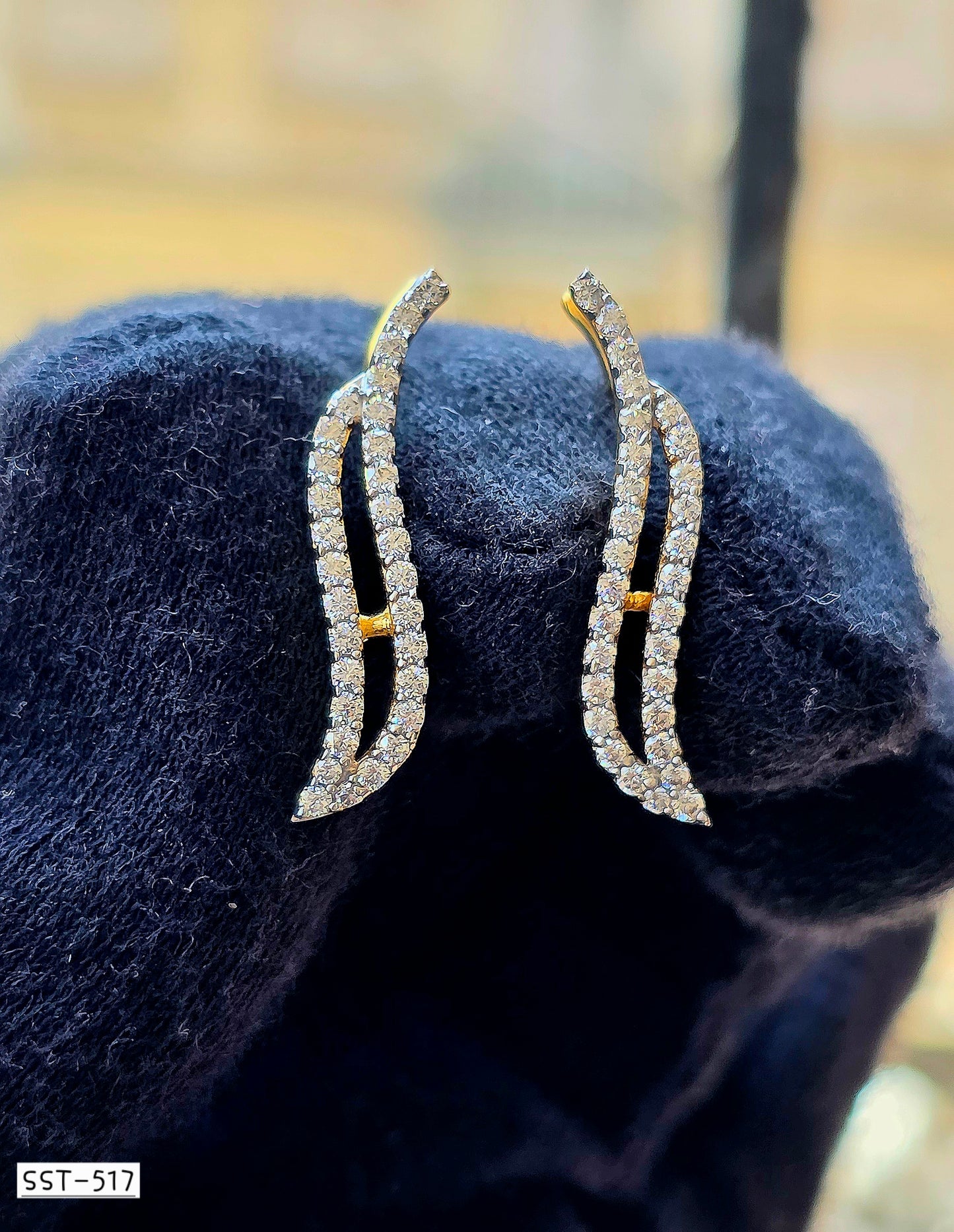 SST 517 | WAVY SPARKLE EARRINGS
