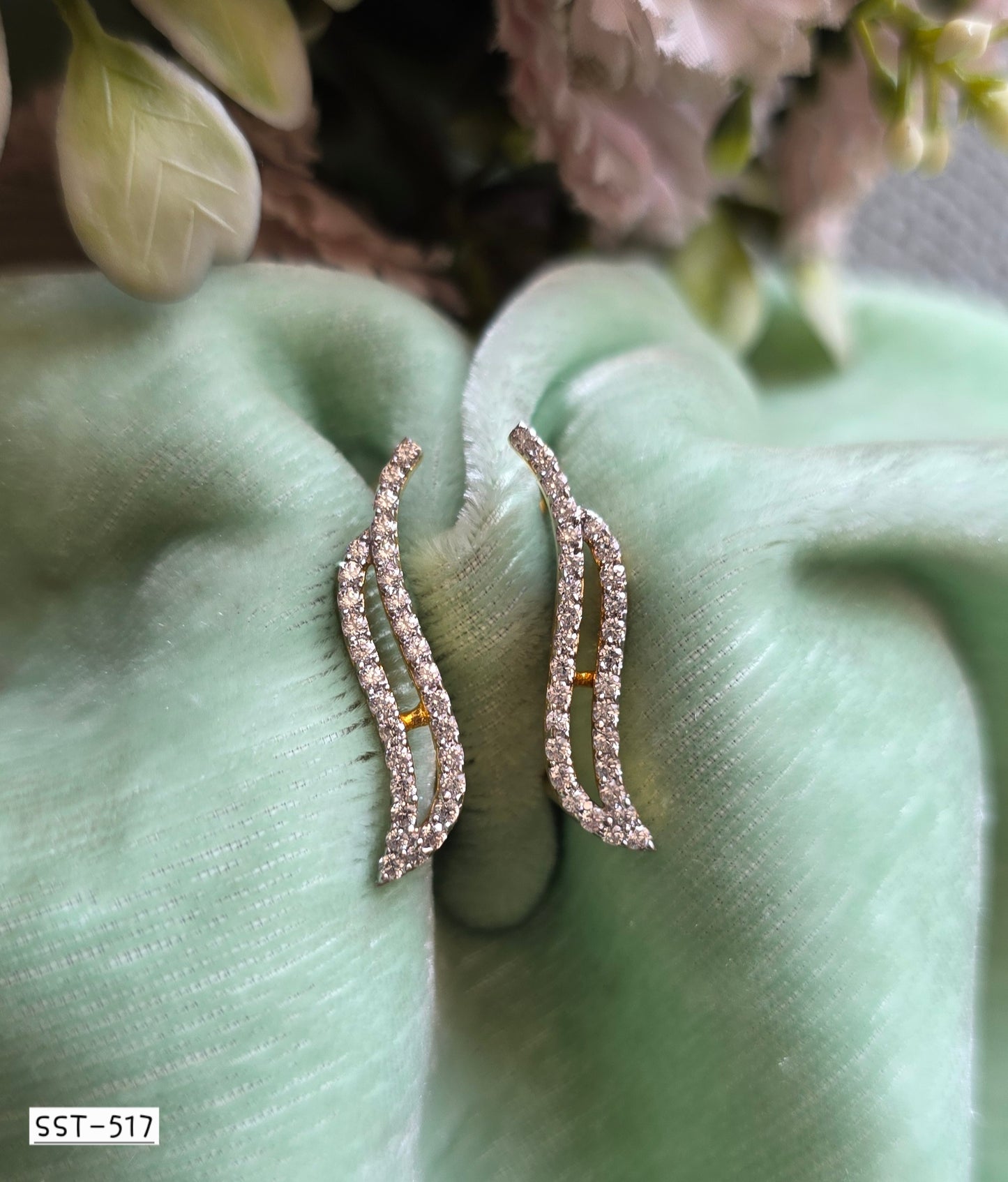 SST 517 | WAVY SPARKLE EARRINGS