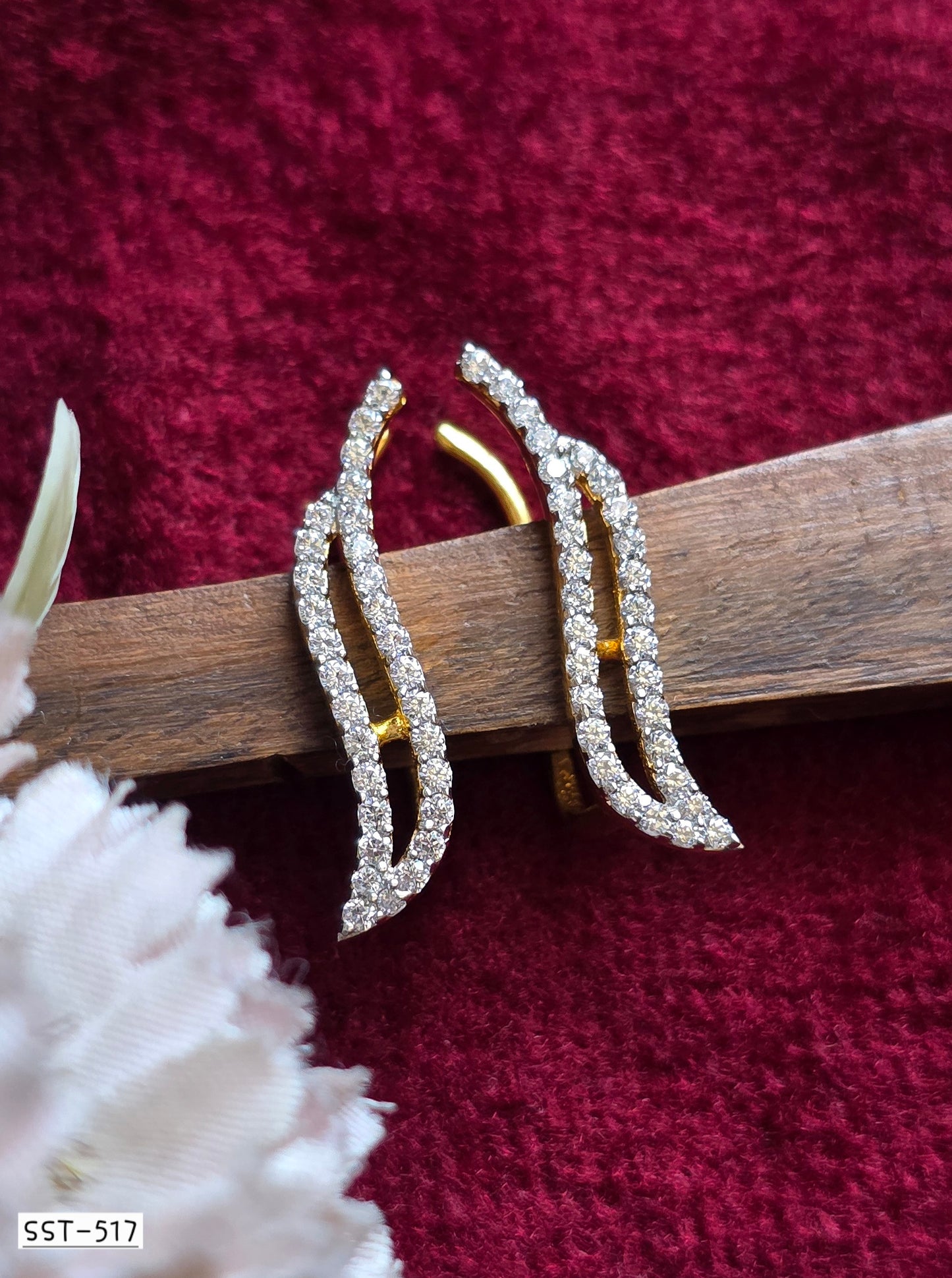 SST 517 | WAVY SPARKLE EARRINGS