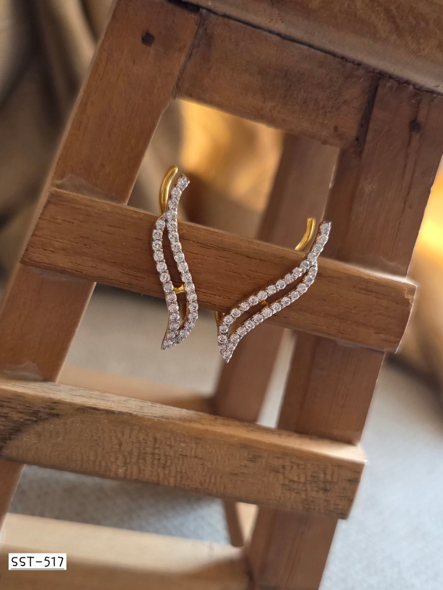 SST 517 | WAVY SPARKLE EARRINGS