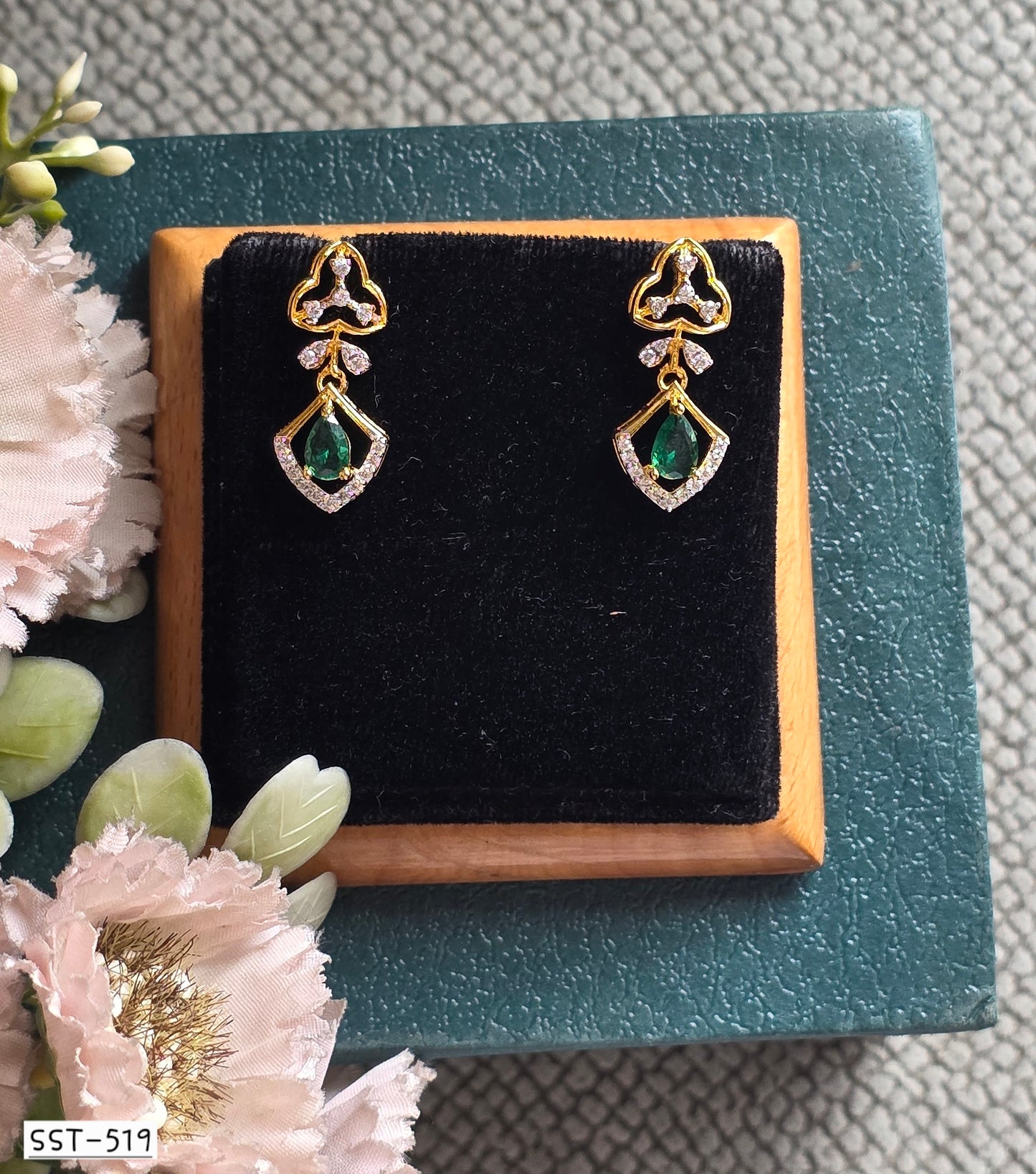 SST 519 | EMERALD DROP EARRINGS