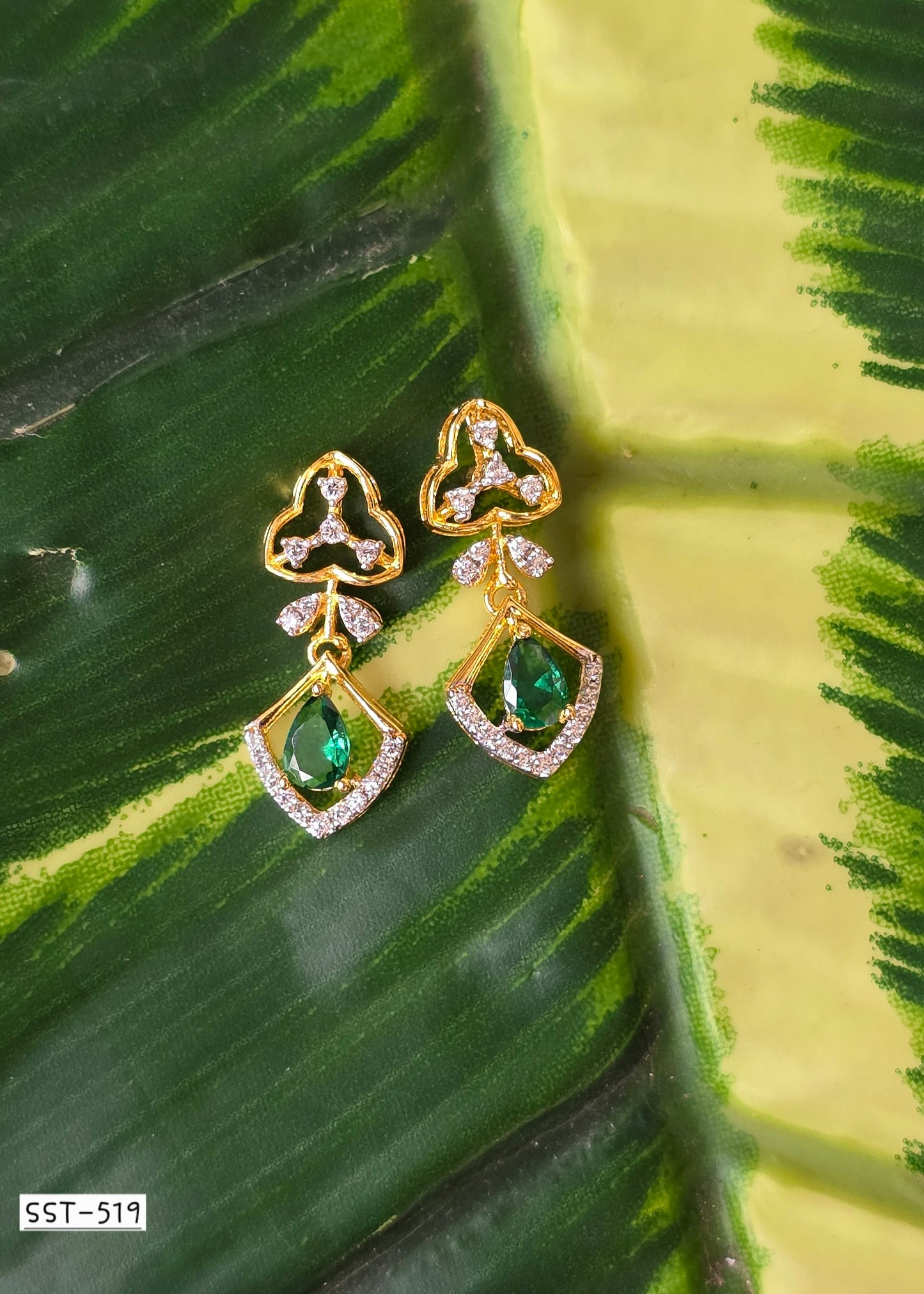 SST 519 | EMERALD DROP EARRINGS