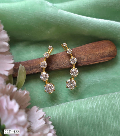 SST 522 | SPARKLING CRYSTAL EAR CUFF
