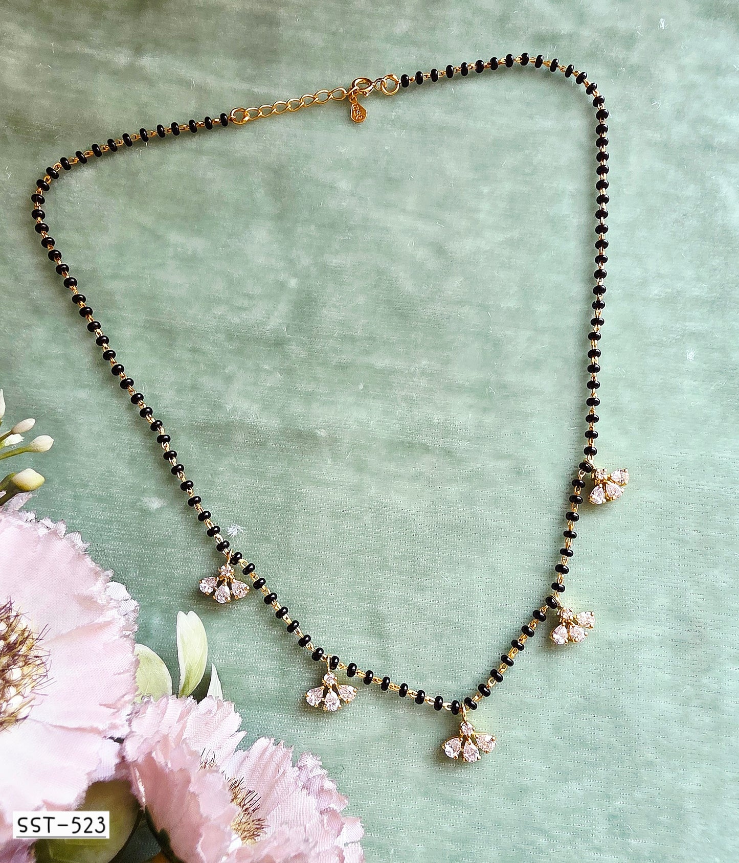 SST 523 | TRADITIONAL CRYSTAL MANGALSUTRA