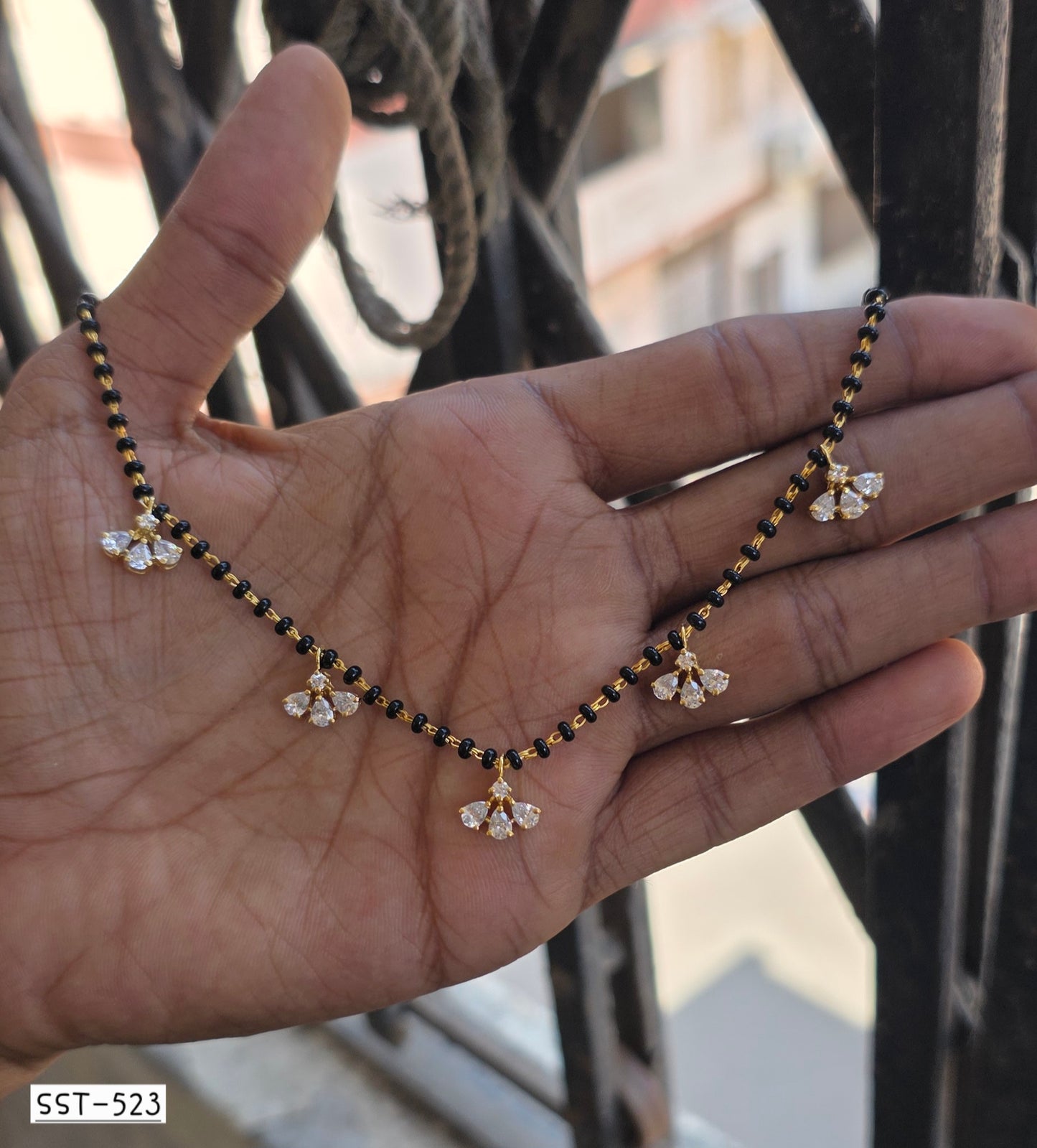 SST 523 | TRADITIONAL CRYSTAL MANGALSUTRA