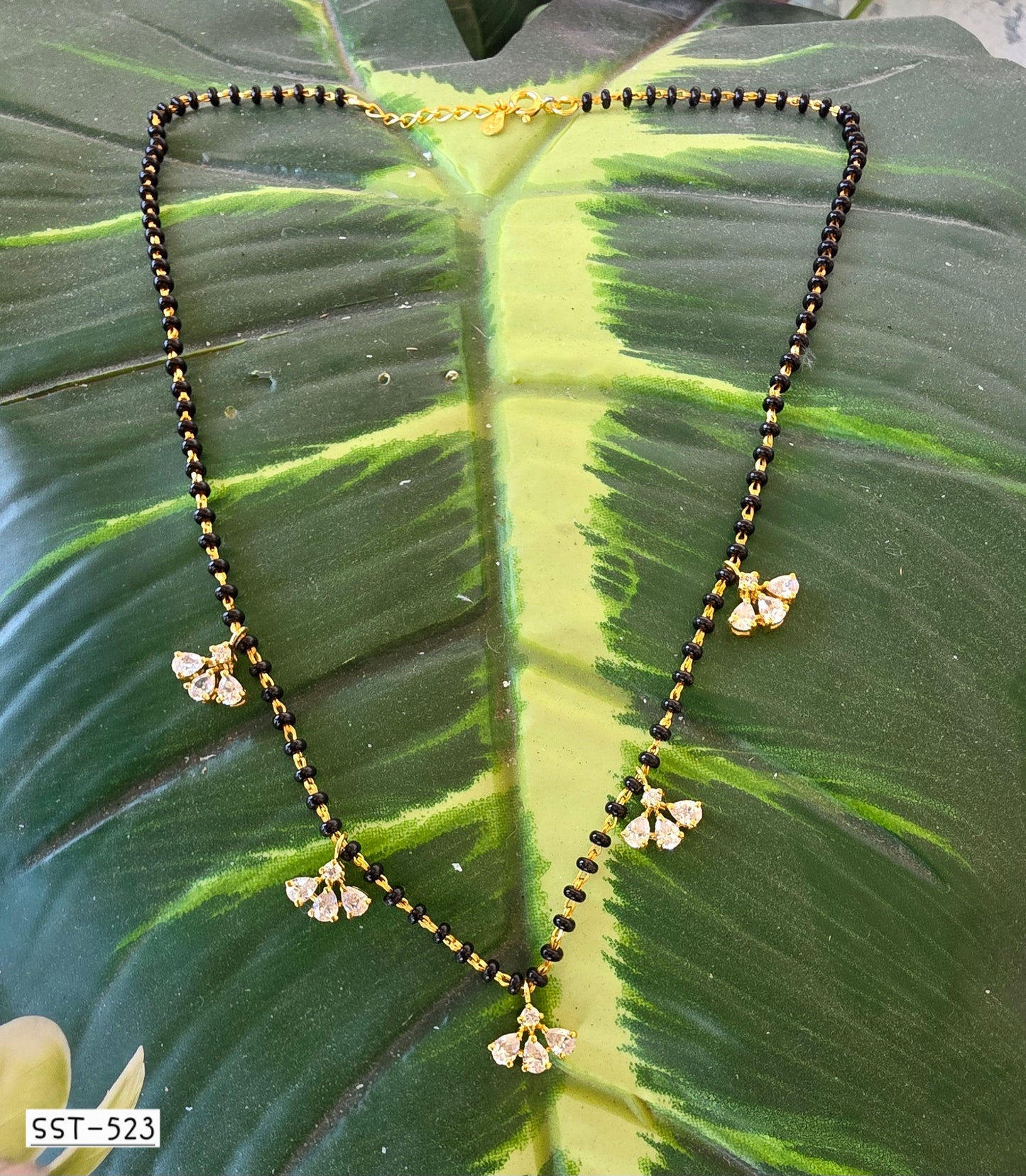 SST 523 | TRADITIONAL CRYSTAL MANGALSUTRA
