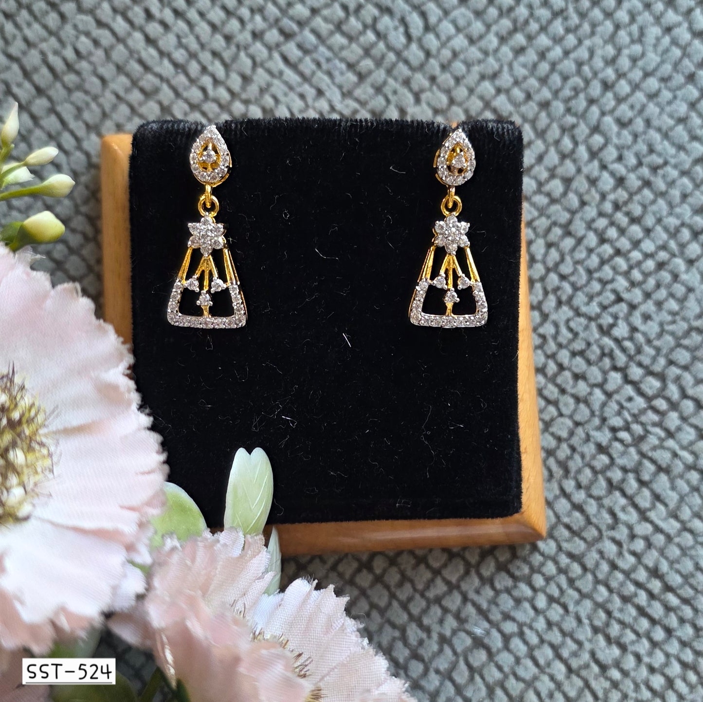 SST 524 | LUMINARY TEARDROP GLAMOUR EARRINGS