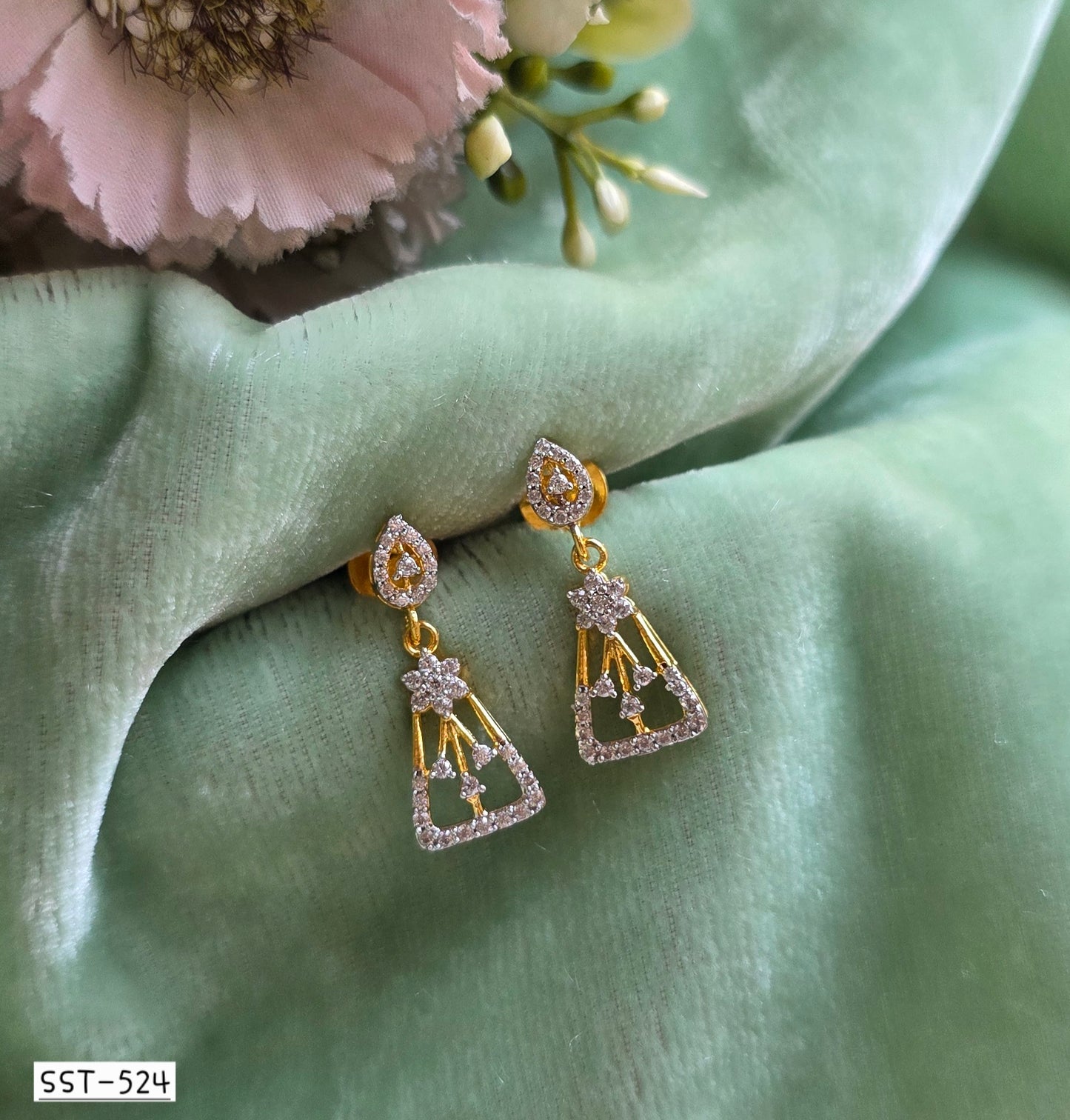 SST 524 | LUMINARY TEARDROP GLAMOUR EARRINGS