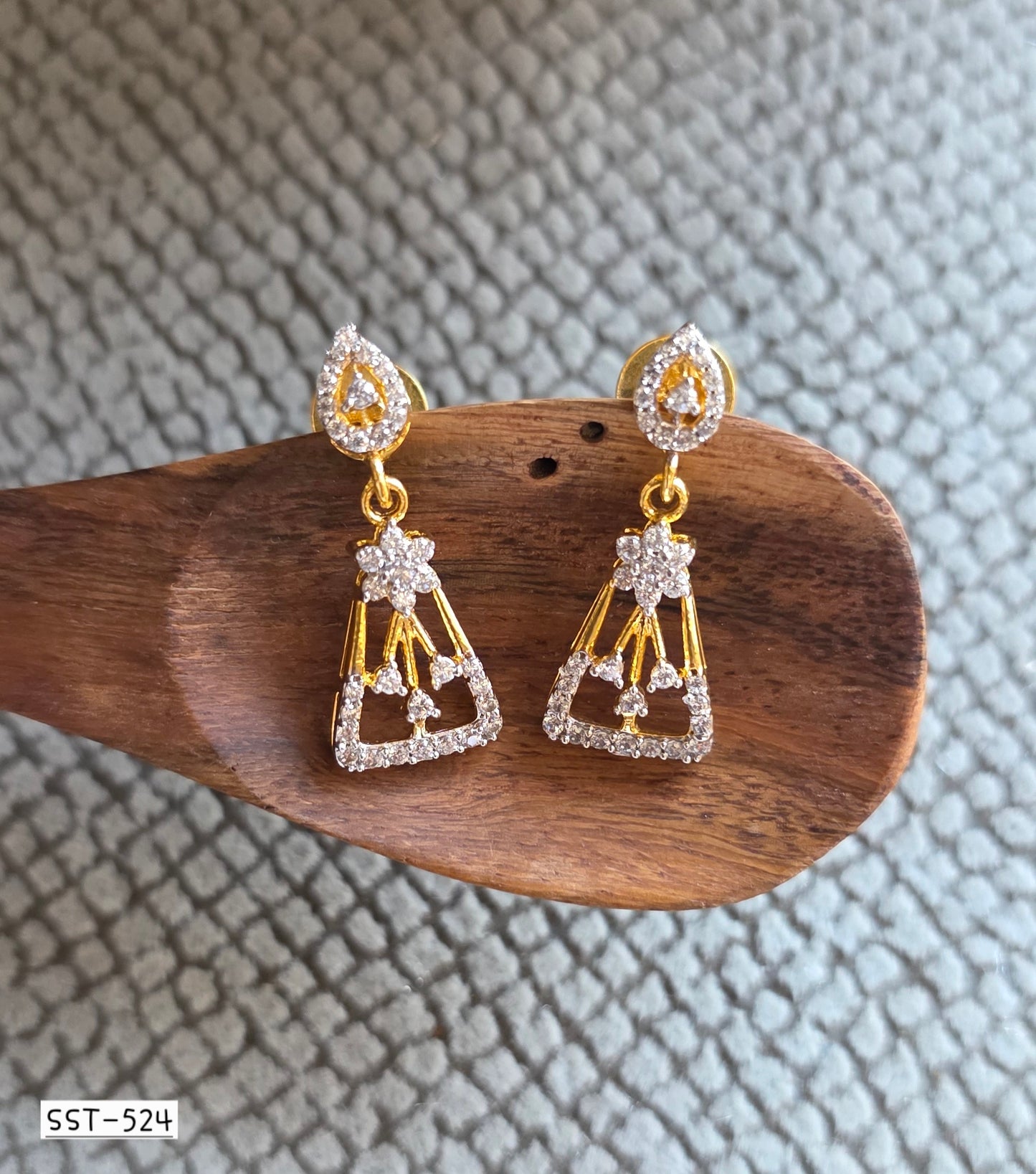 SST 524 | LUMINARY TEARDROP GLAMOUR EARRINGS