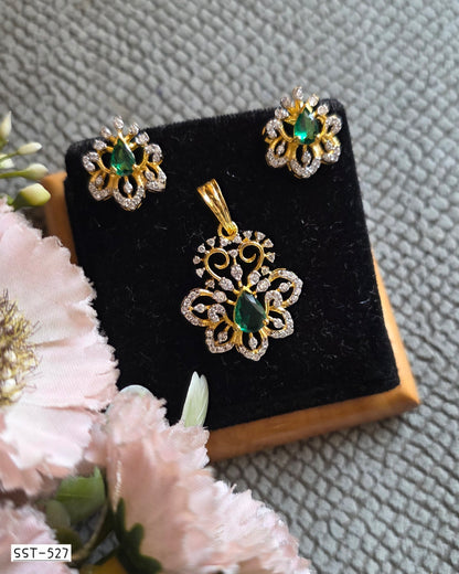 SST 527 | EMERALD RADIANCE PENDANT AND EARRINGS SET