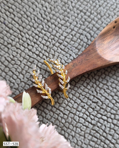 SST 528  | LEAFY DIAMOND EARCUFF