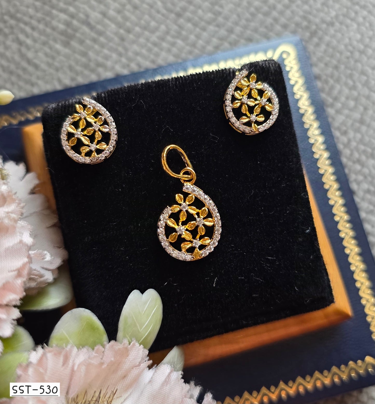 SST 530 | FLORAL WHIRL PENDANT AND EARRINGS SET