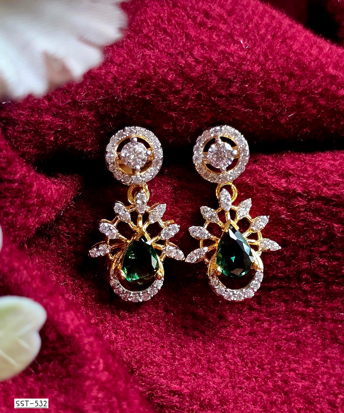 SST 532 | EMERALD RADIANCE DROP EARRINGS