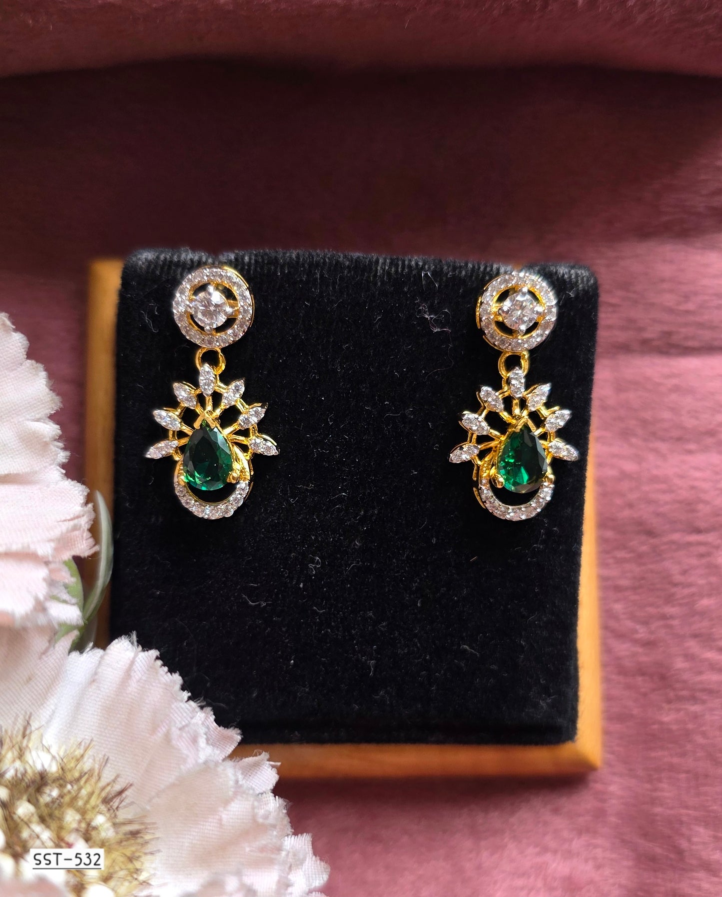 SST 532 | EMERALD RADIANCE DROP EARRINGS
