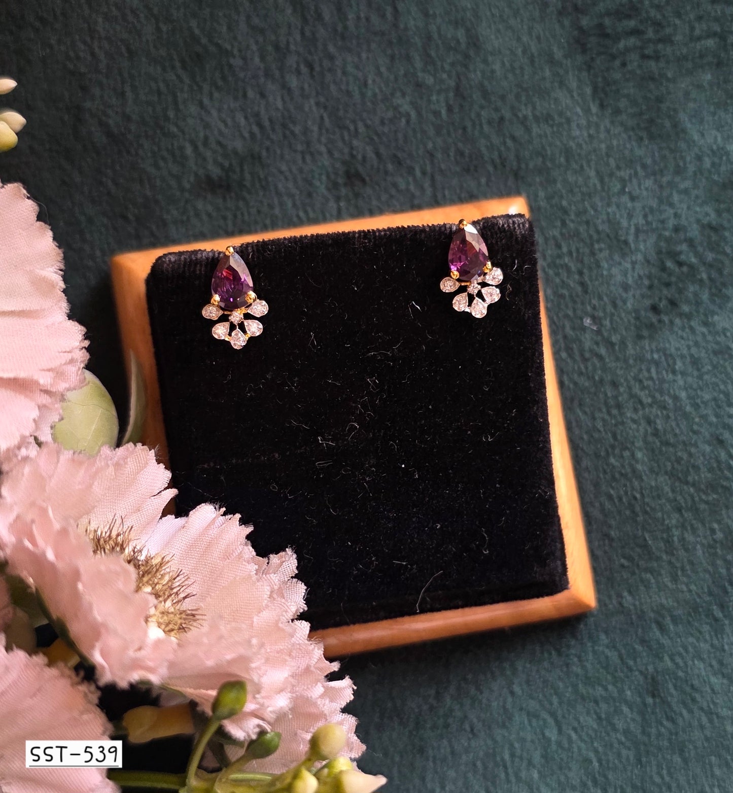 SST 539Amt |  TEARDROP EARRINGS WITH DAZZLING ACCENTS