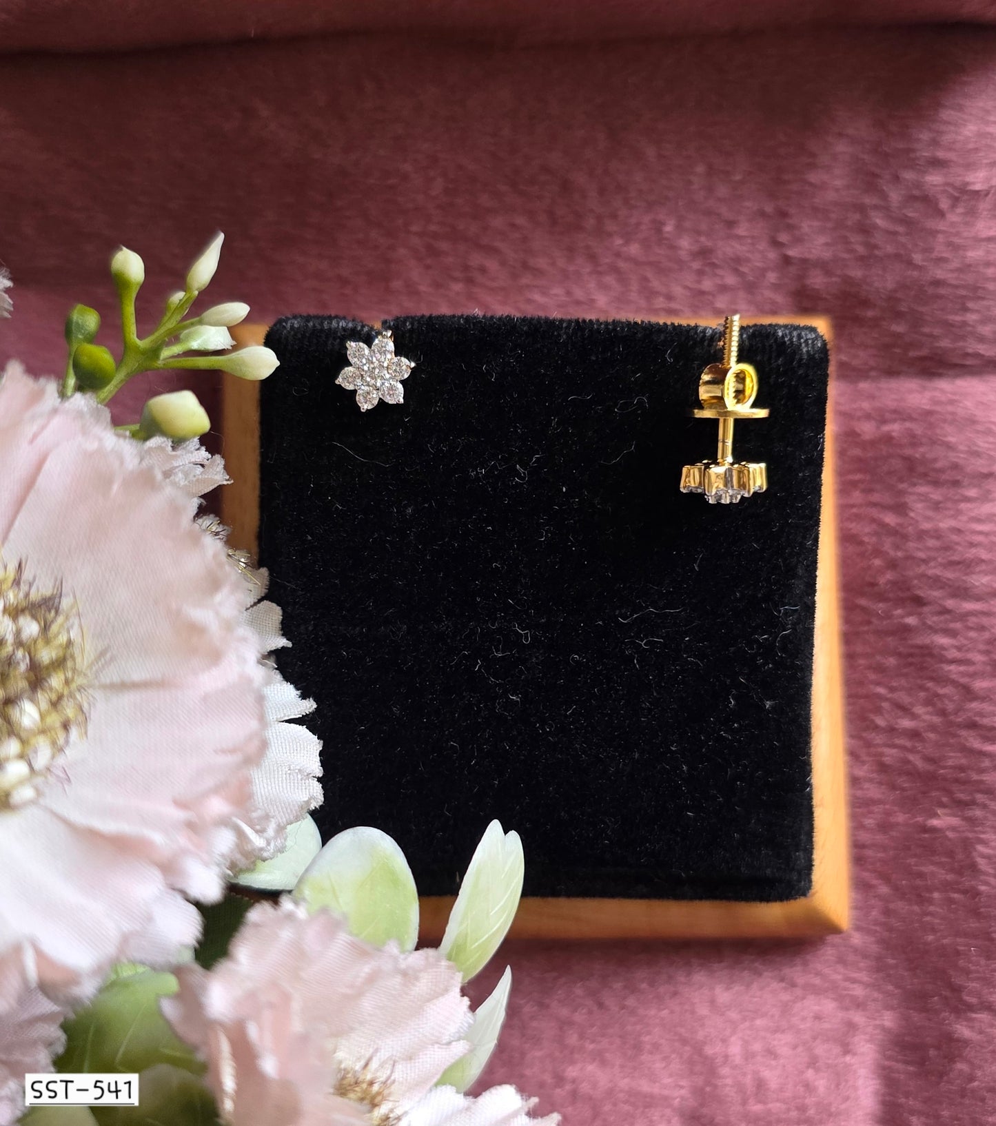SST 541 | DAZZLING FLORAL EARRINGS