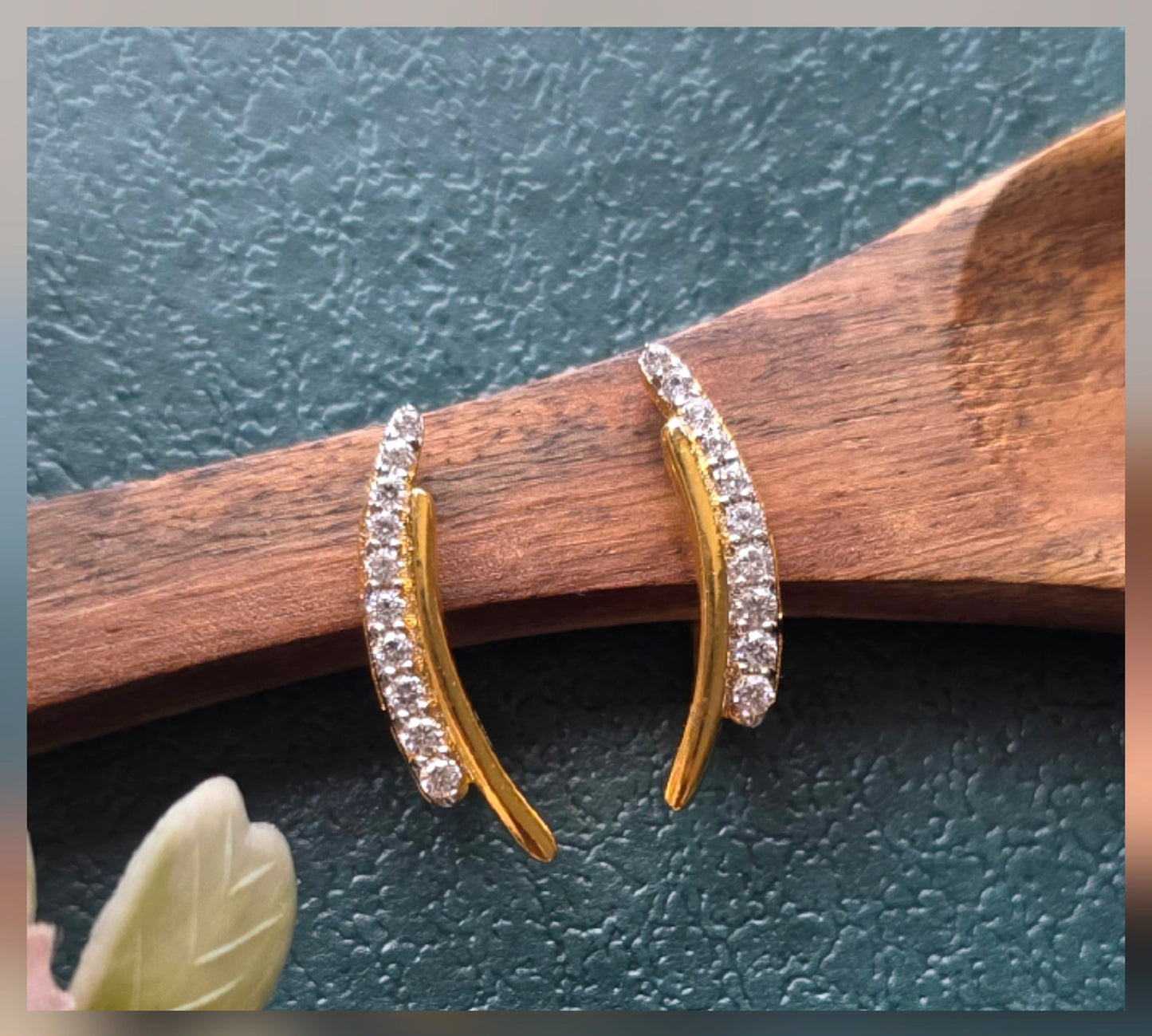 SST 542 | RADIANT EARCUFF CHARM