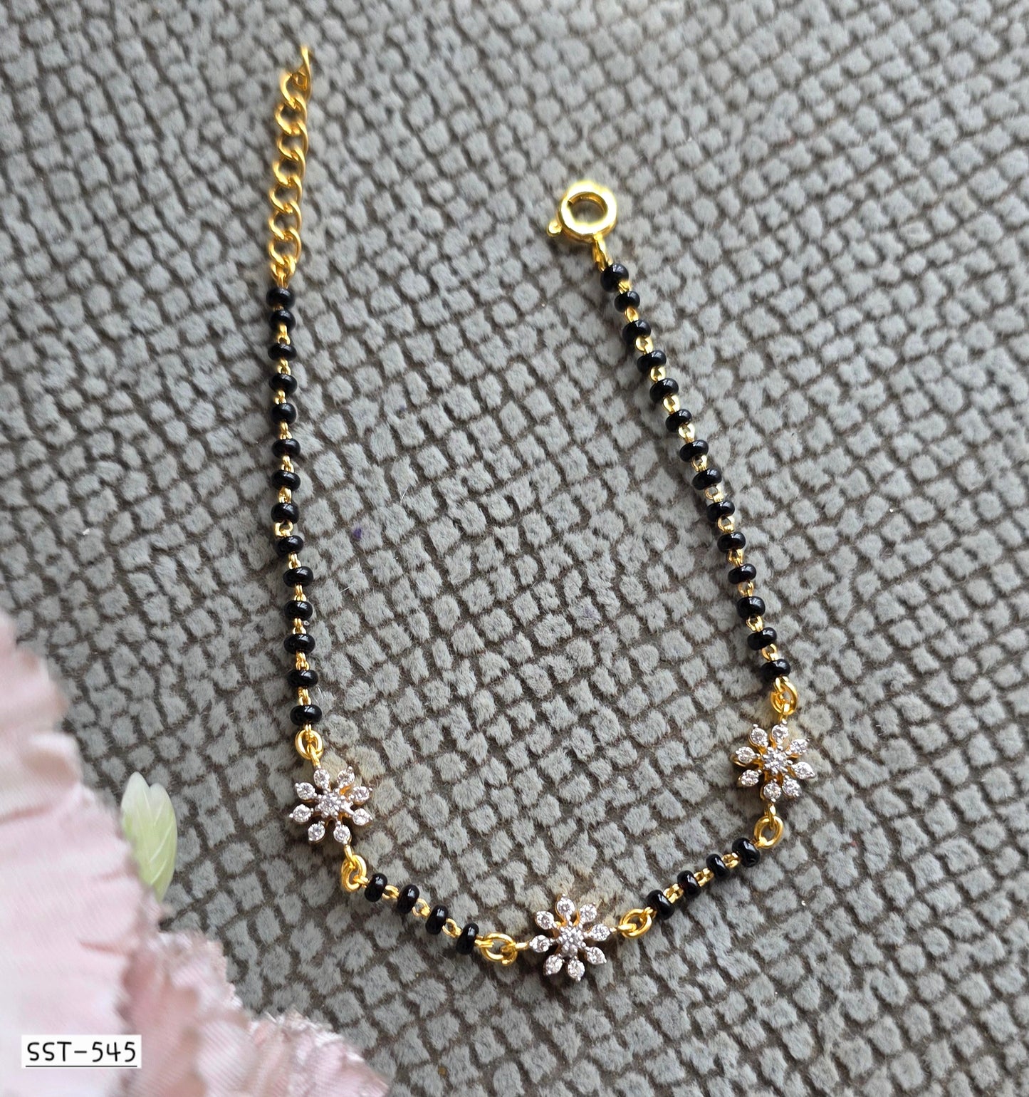 SST 545 | FLOWER HAND MANGALSUTRA