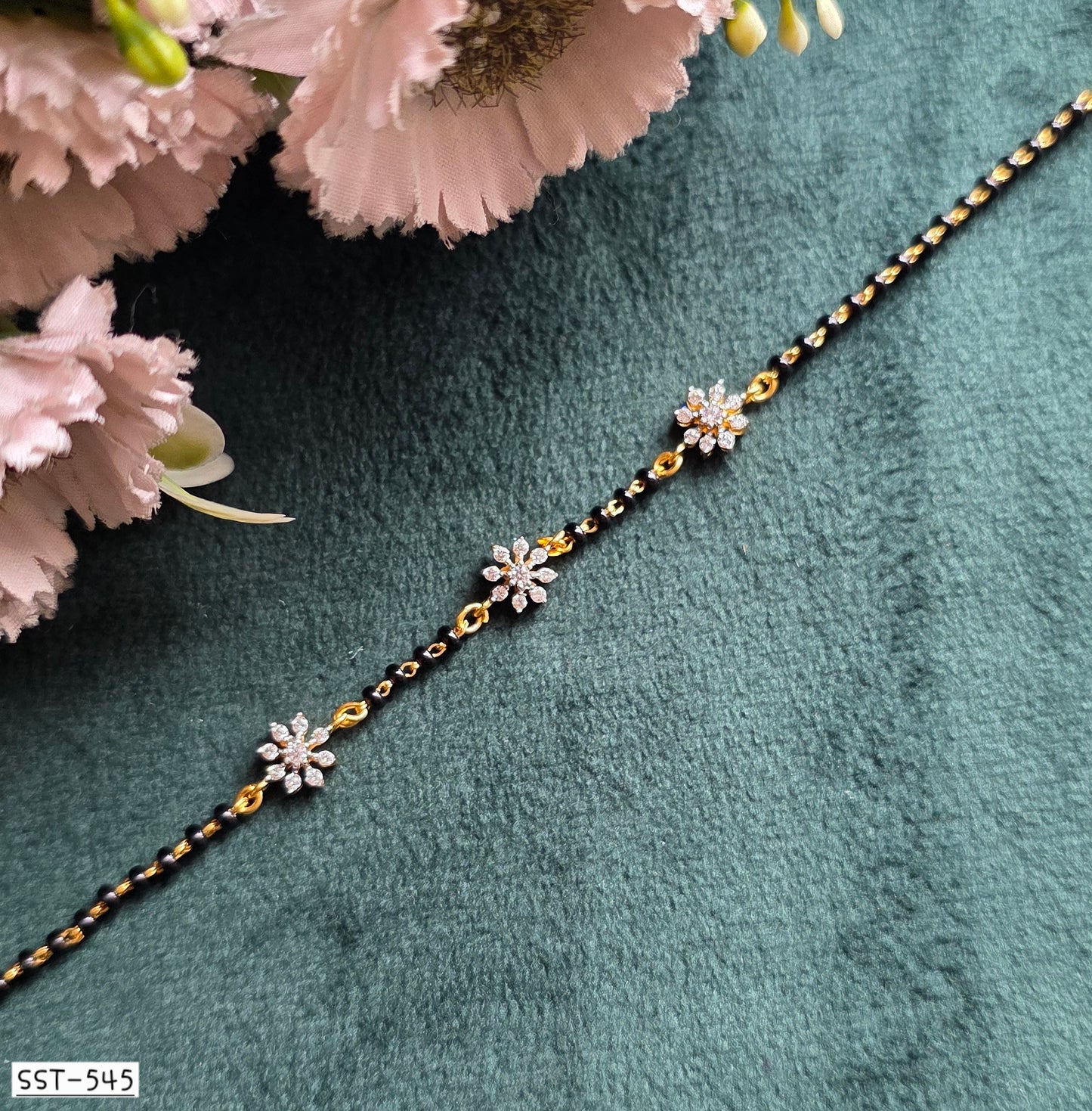 SST 545 | FLOWER HAND MANGALSUTRA