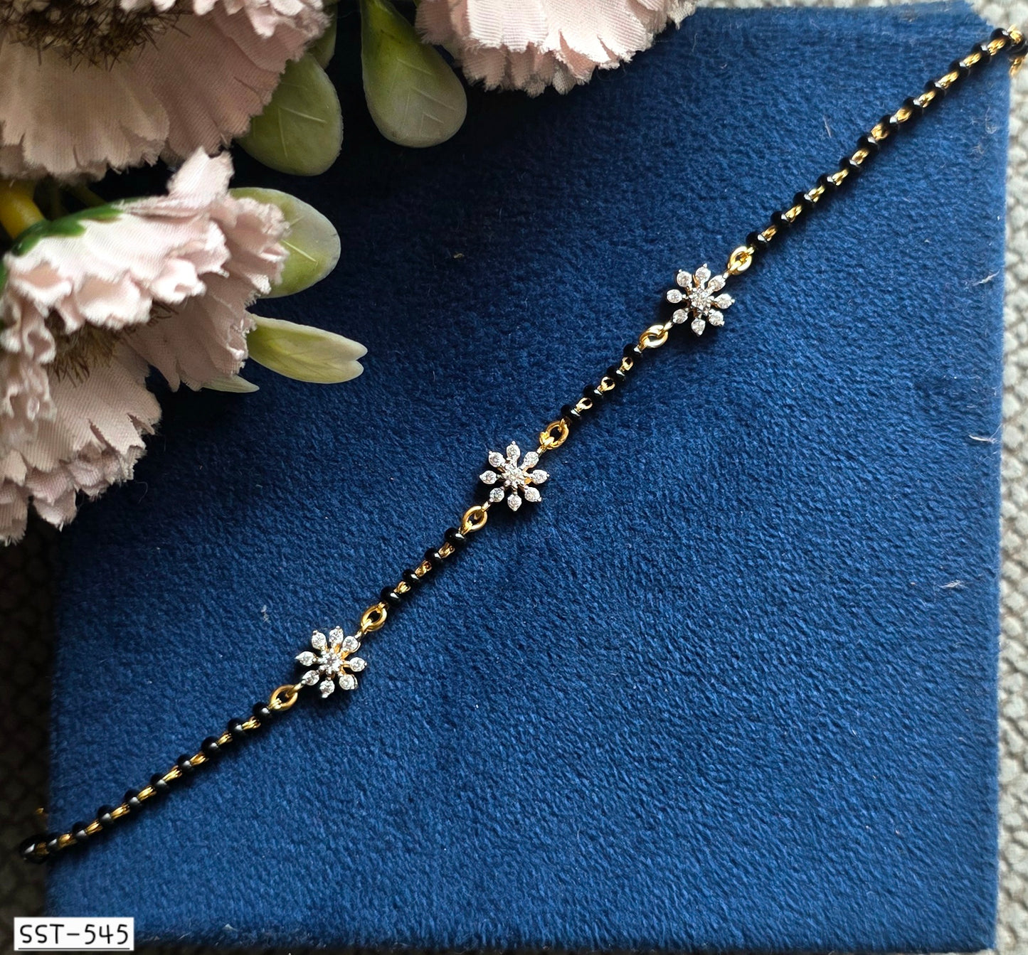 SST 545 | FLOWER HAND MANGALSUTRA