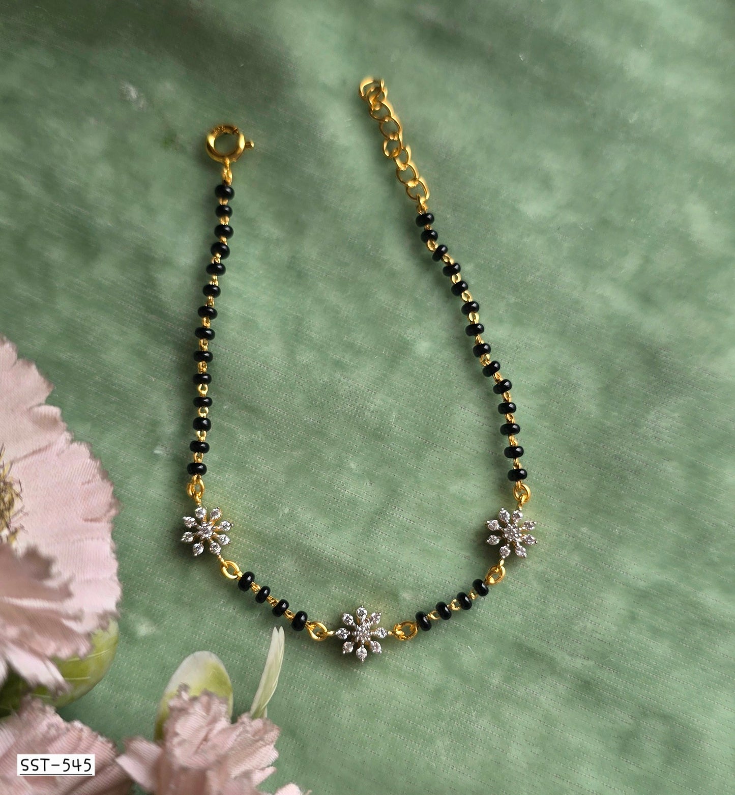 SST 545 | FLOWER HAND MANGALSUTRA