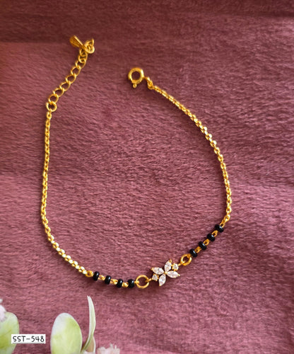 SST 548 | DELICATE FLORAL CHARM HAND MANGALSUTRA