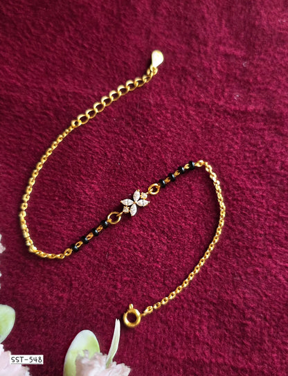 SST 548 | DELICATE FLORAL CHARM HAND MANGALSUTRA