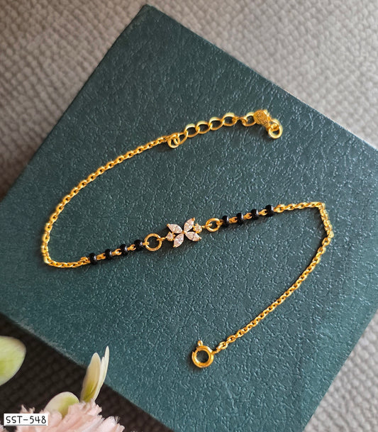 SST 548 | DELICATE FLORAL CHARM HAND MANGALSUTRA