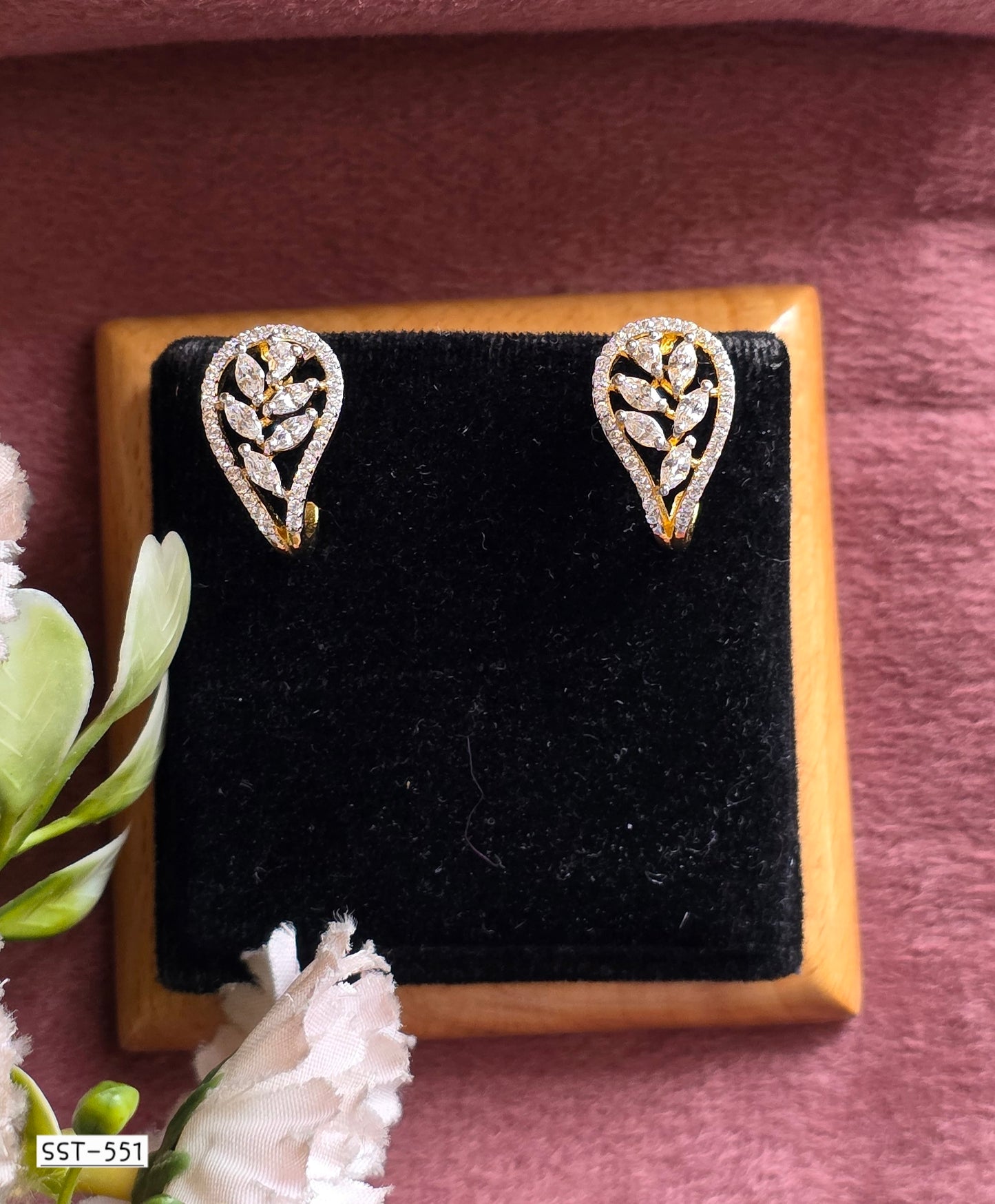 SST 551 | LUMINOUS PEAR DROP EARRINGS