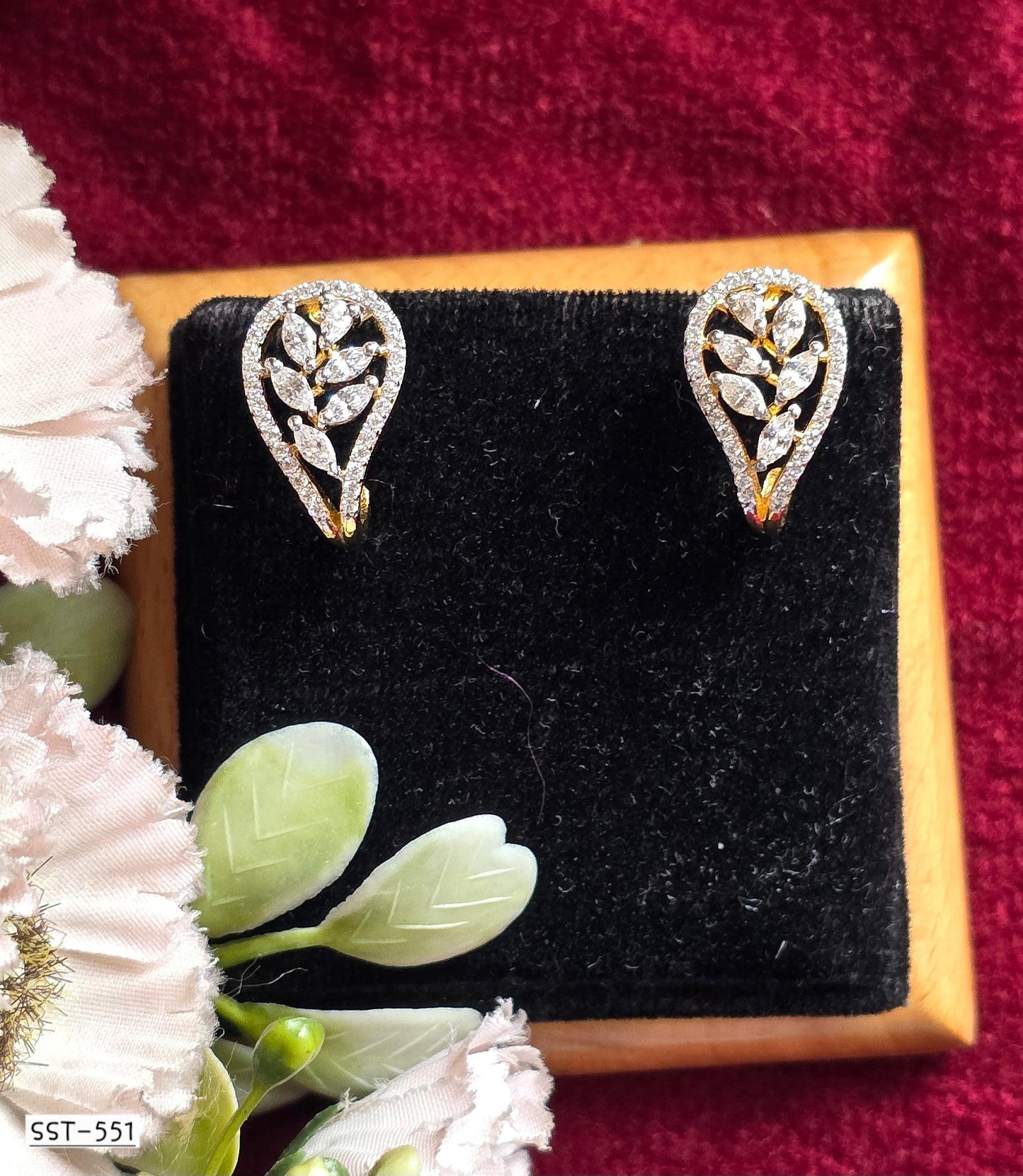 SST 551 | LUMINOUS PEAR DROP EARRINGS