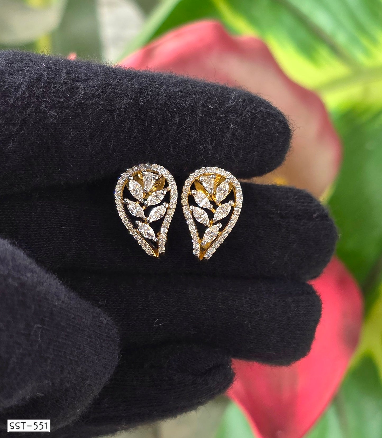 SST 551 | LUMINOUS PEAR DROP EARRINGS