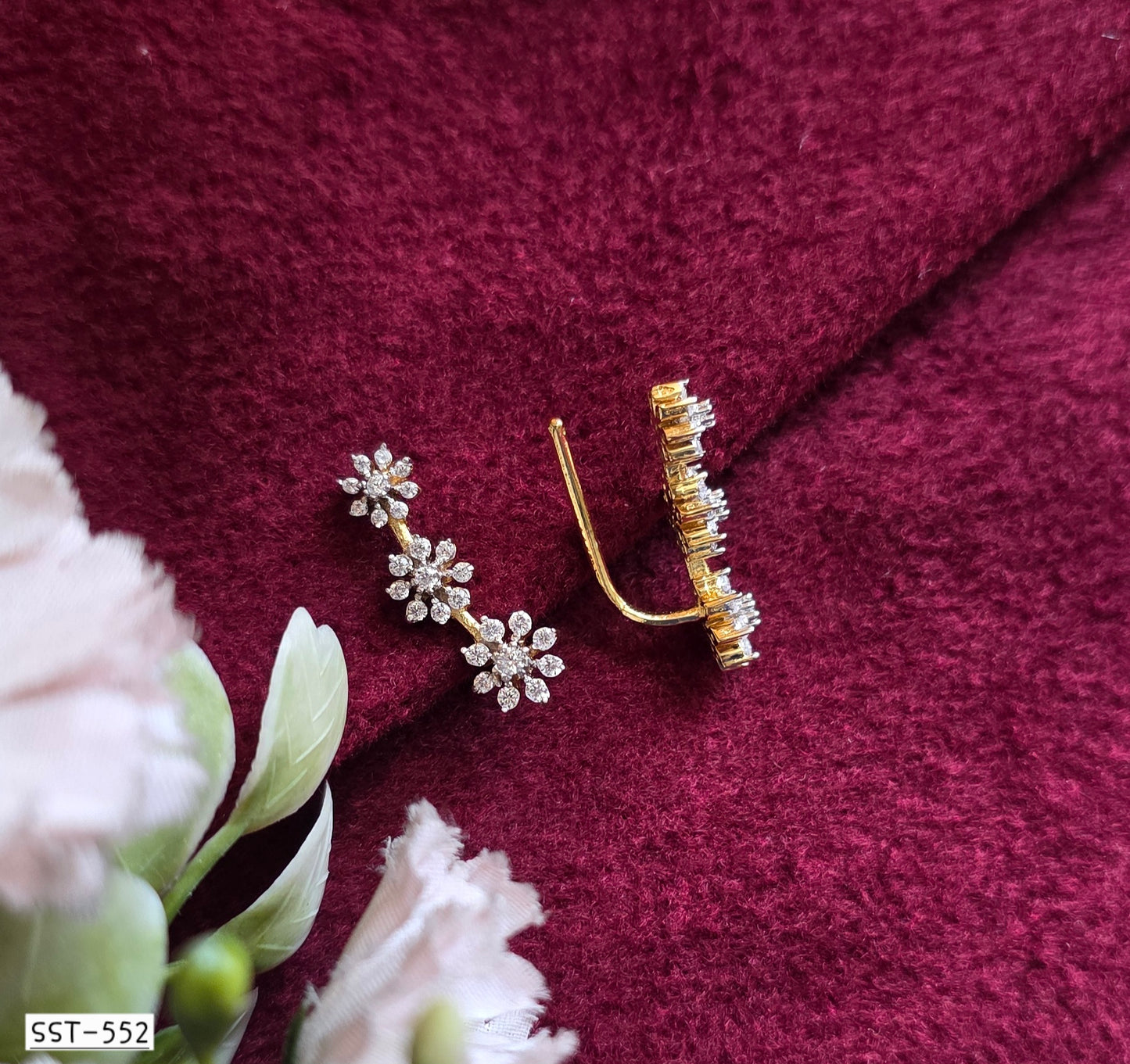 SST 552 | EXQUISITE DIAMOND EARCUFF