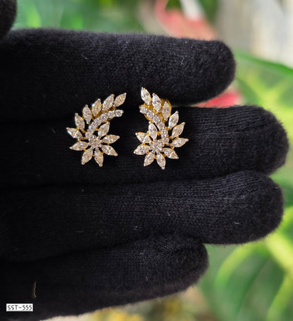 SST 555 | GRACEFUL LEAF DESIGN EARRINGS