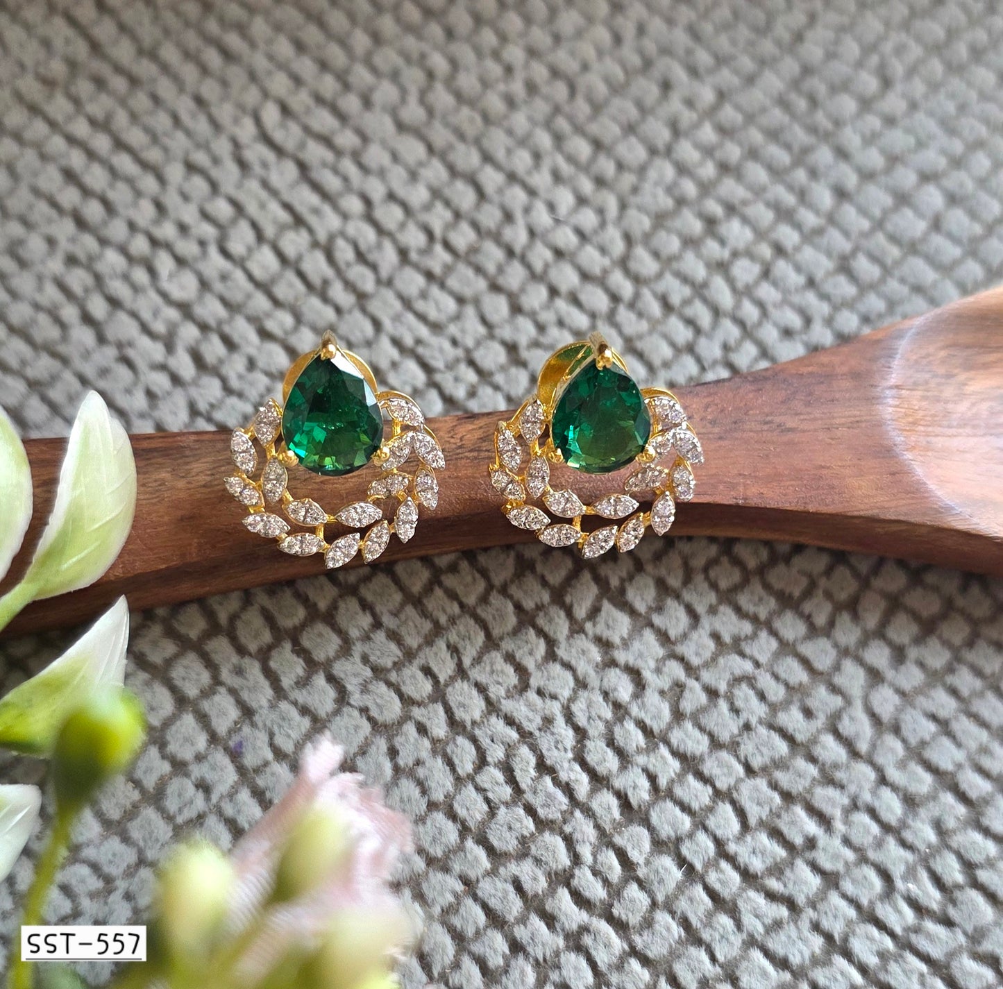 SST 557 | EMERALD WREATH ELEGANCE EARRINGS