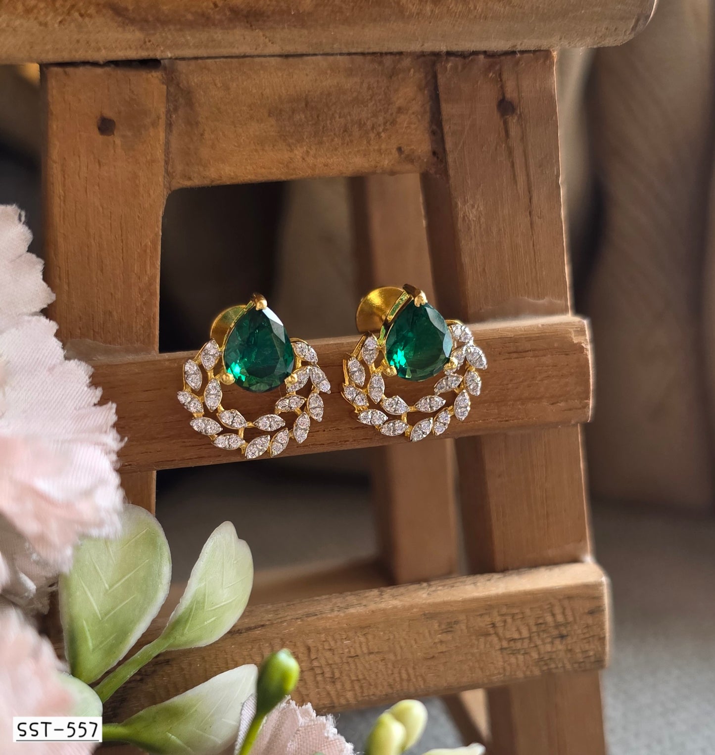 SST 557 | EMERALD WREATH ELEGANCE EARRINGS