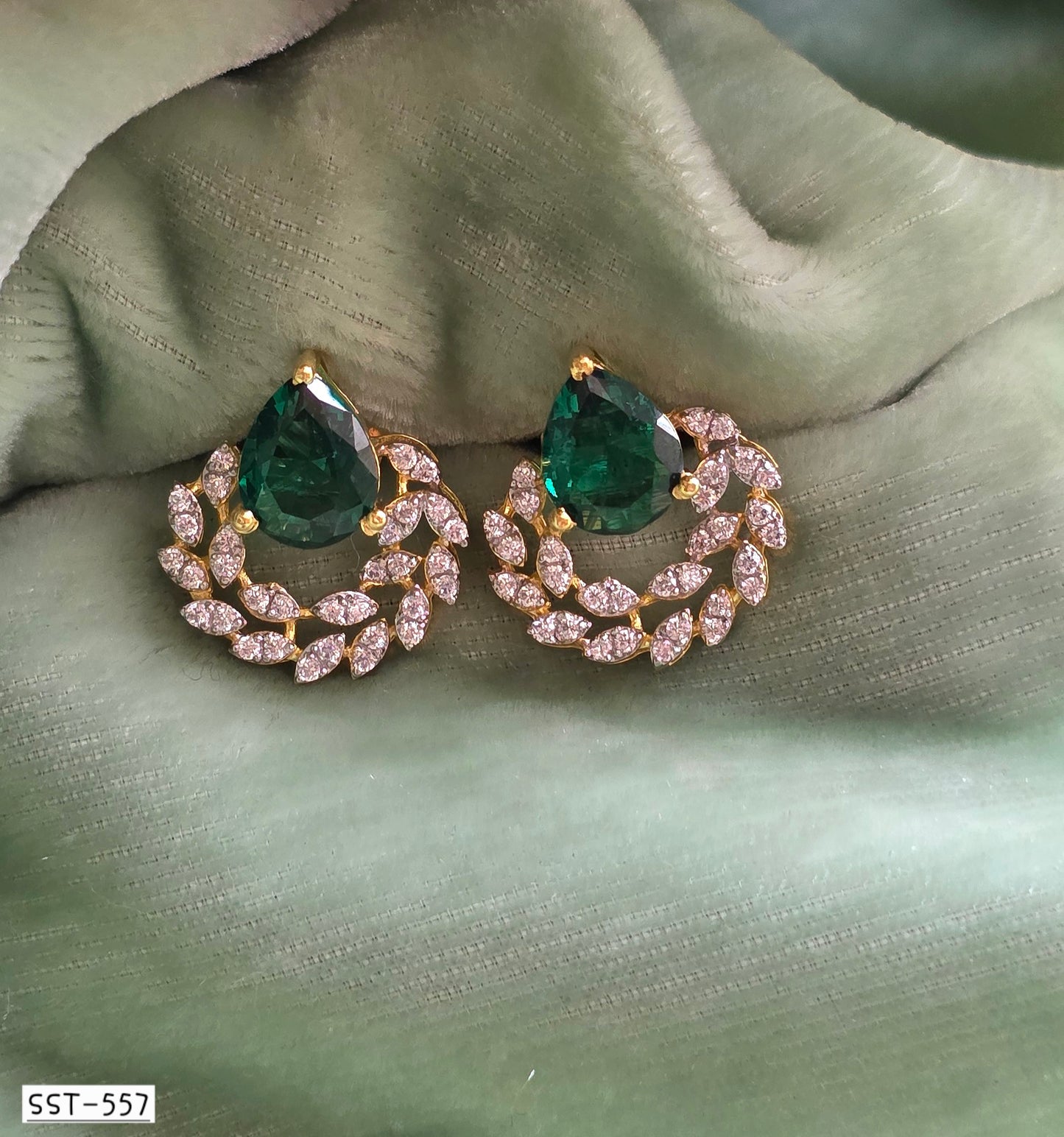 SST 557 | EMERALD WREATH ELEGANCE EARRINGS