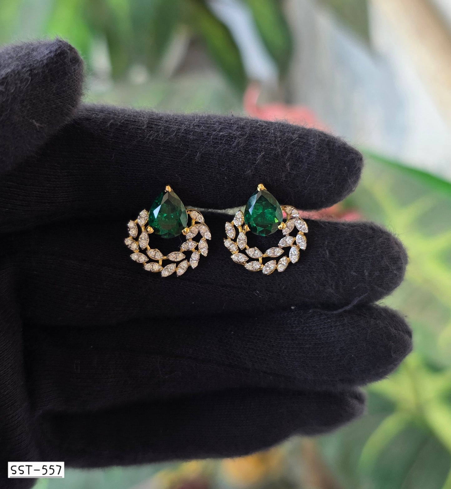 SST 557 | EMERALD WREATH ELEGANCE EARRINGS