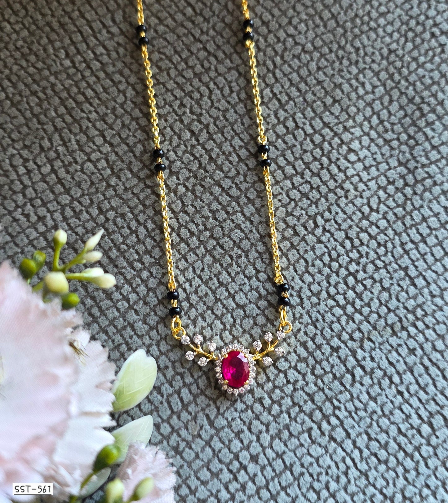 SST 561DB RED| ELEGANT EMERALD DELIGHT NECKLACE