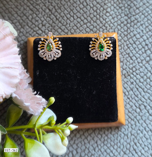 SST 562 | EMERALD EARRINGS WITH DIAMOND BLOOM