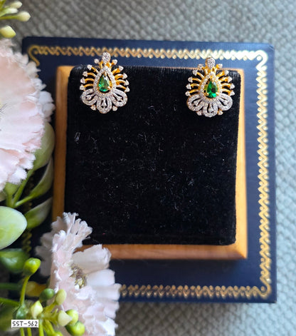 SST 562 | EMERALD EARRINGS WITH DIAMOND BLOOM