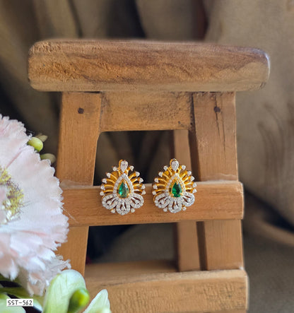 SST 562 | EMERALD EARRINGS WITH DIAMOND BLOOM