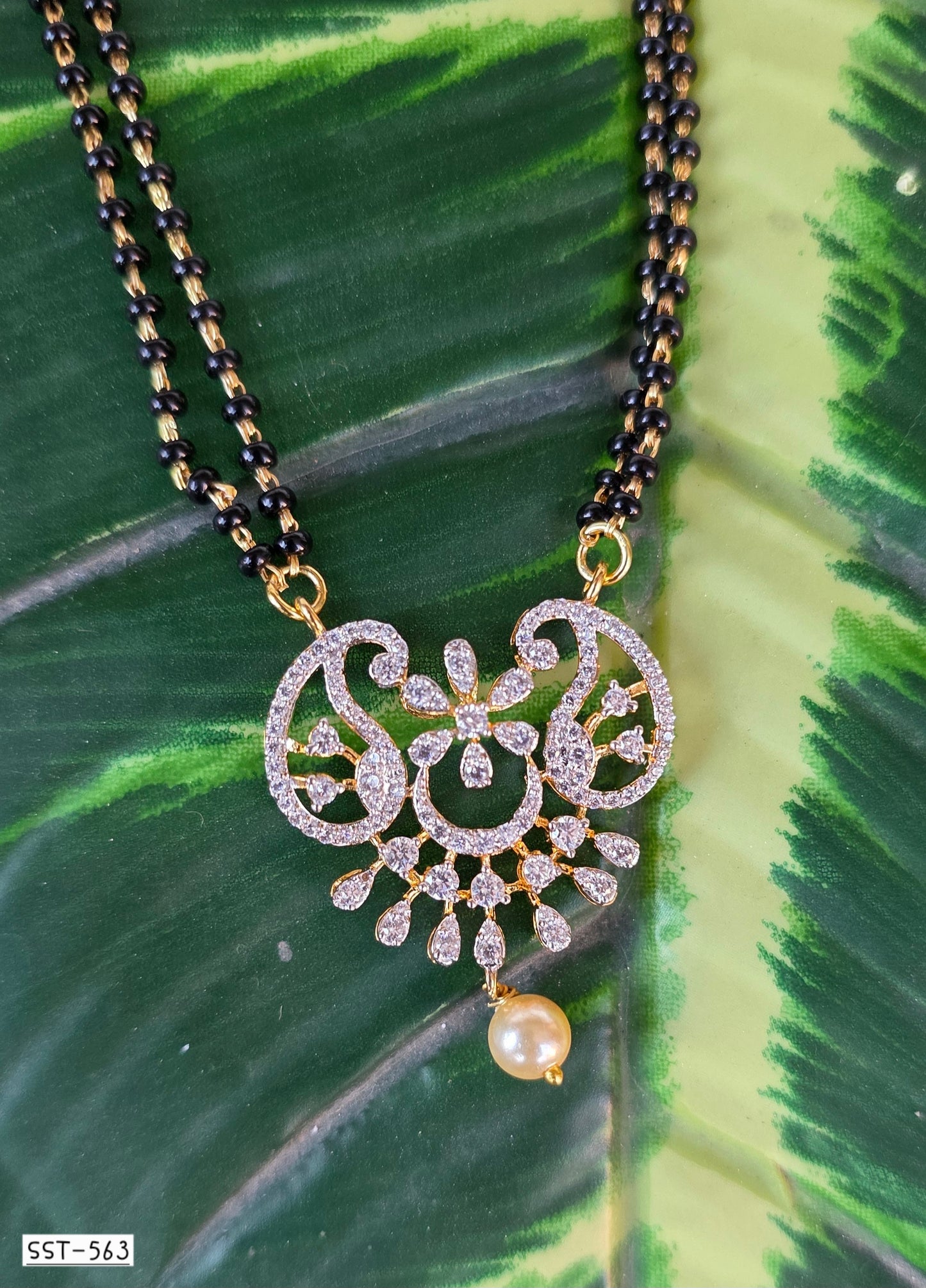 SST 563 | RADIANT BLOOM DIAMOND MANGALSUTRA