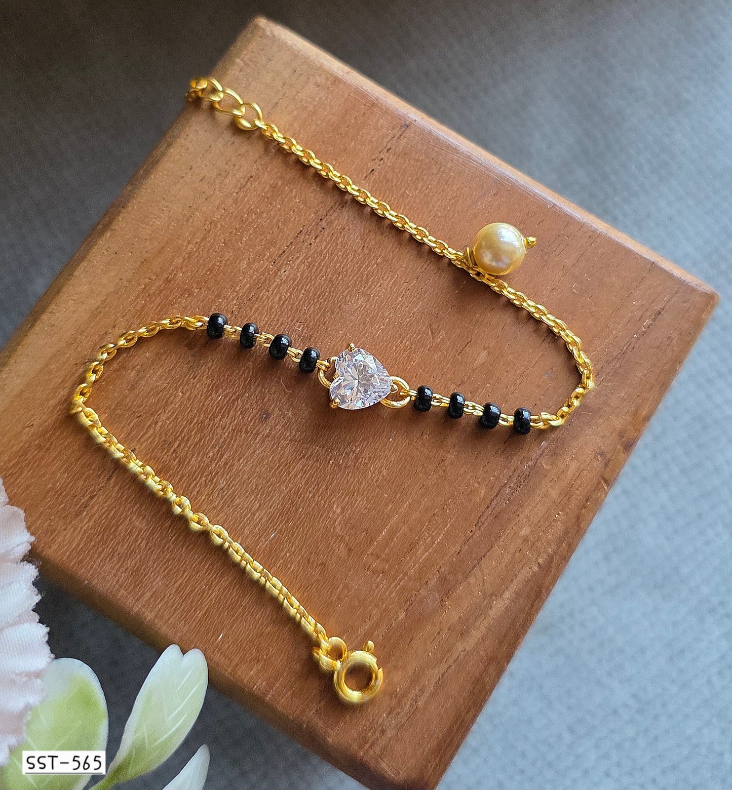 SST 565 | ETERNAL HEART HAND MANGALSUTRA