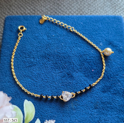 SST 565 | ETERNAL HEART HAND MANGALSUTRA