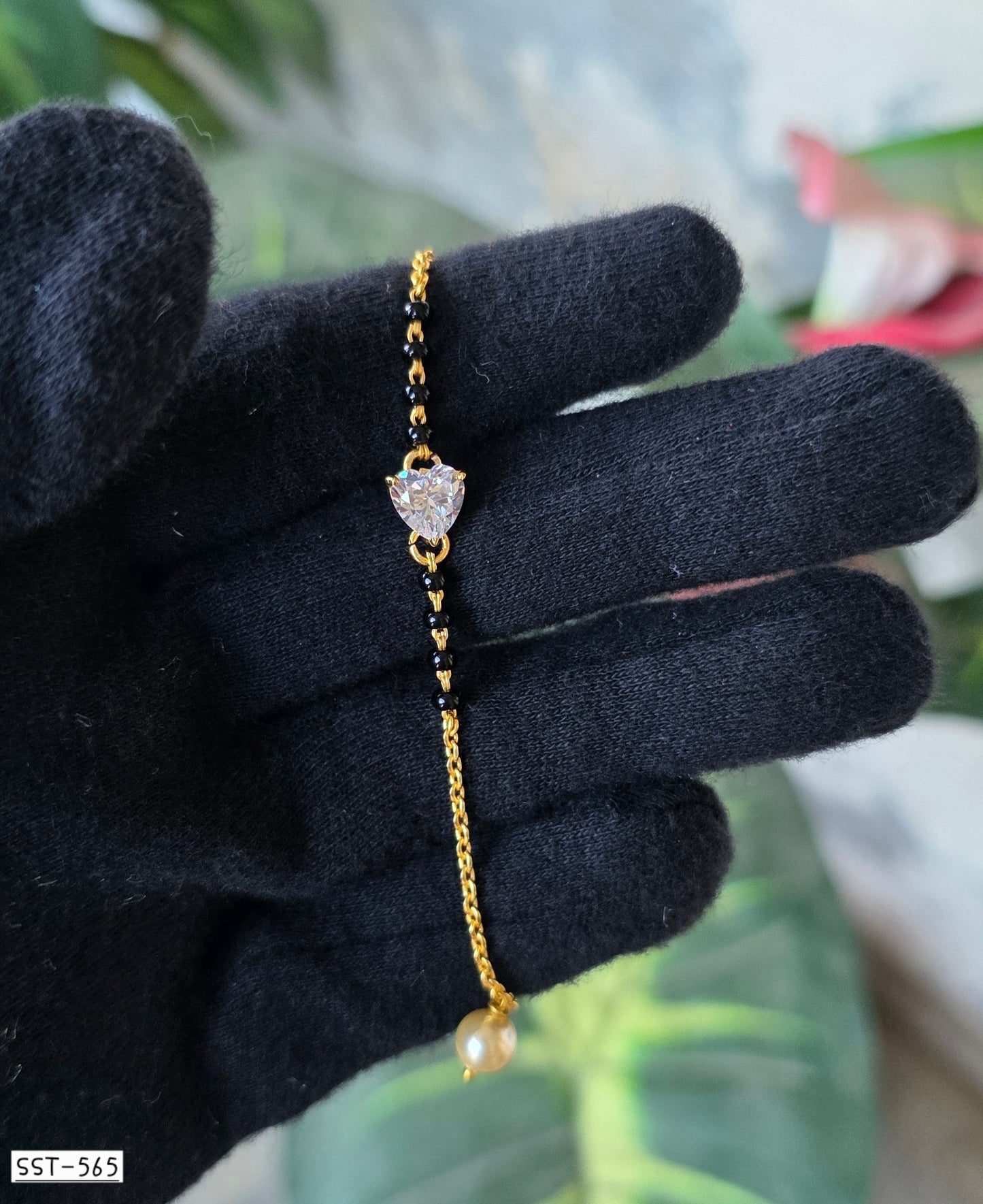 SST 565 | ETERNAL HEART HAND MANGALSUTRA