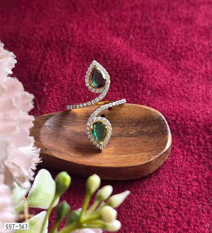SST 567 | LUXURY EMERALD TEARDROP RING