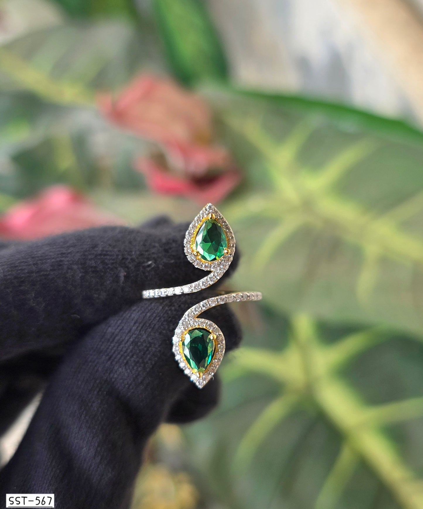 SST 567 | LUXURY EMERALD TEARDROP RING
